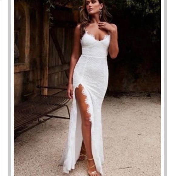 Wedding dress with high split - Picture 1 of 7